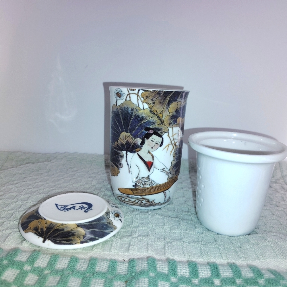 Teavana Elegant Ceramic Tea Cup with Infuser and Lid